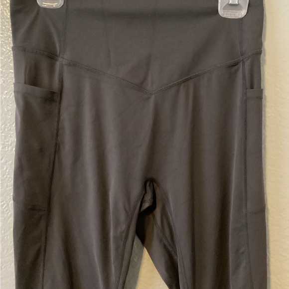 Halara Leggings - Picture 3 of 6